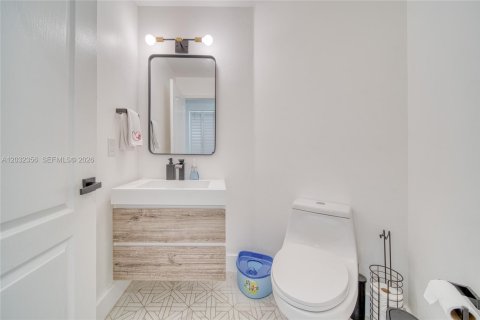 Villa ou maison à vendre à Hialeah, Floride: 3 chambres, 164.62 m2 № 2084318 - photo 20