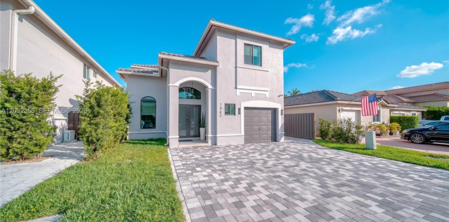 Villa ou maison à Hialeah, Floride 3 chambres, 164.62 m2 № 2084318