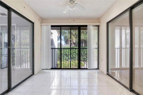 Купить кондоминиум в Корал-Спрингс, Флорида 2 спальни, 114.46м2, № 2026593 - фото 18