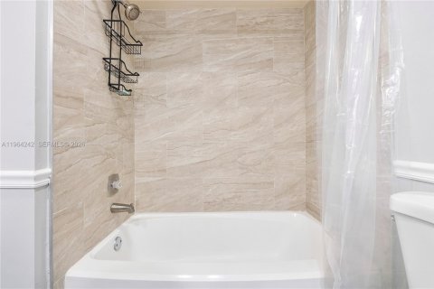 Купить кондоминиум в Корал-Спрингс, Флорида 2 спальни, 114.46м2, № 2026593 - фото 27