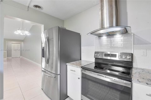 Купить кондоминиум в Корал-Спрингс, Флорида 2 спальни, 114.46м2, № 2026593 - фото 3