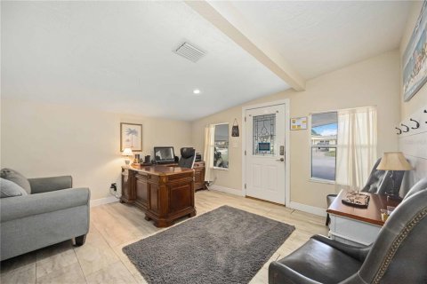 House in Sarasota, Florida 5 bedrooms, 178 sq.m. № 1791836 - photo 8