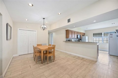 House in Sarasota, Florida 5 bedrooms, 178 sq.m. № 1791836 - photo 15
