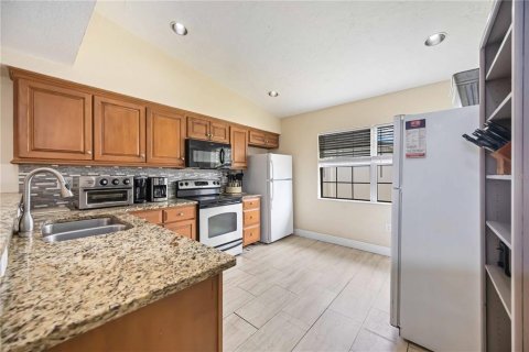 House in Sarasota, Florida 5 bedrooms, 178 sq.m. № 1791836 - photo 18