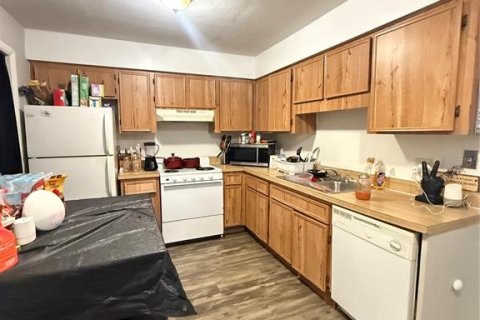 Снять в аренду квартиру в Гейнсвилл, Флорида 3 комнаты, 312.89м2, № 2103072 - фото 8