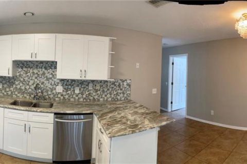 Casa en alquiler en Wesley Chapel, Florida, 4 dormitorios, 133.59 m2 № 1789543 - foto 10