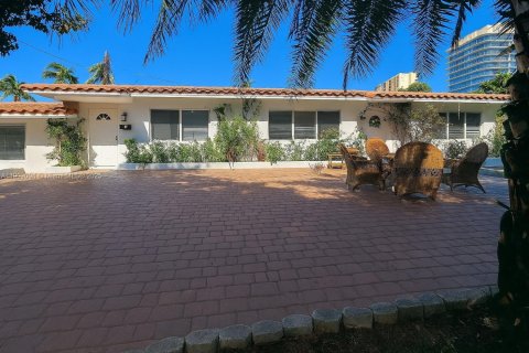 Casa en alquiler en Pompano Beach, Florida, 1 dormitorio, 196.95 m2 № 1953580 - foto 10