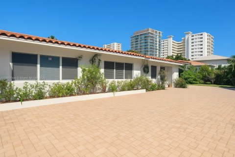 Casa en alquiler en Pompano Beach, Florida, 1 dormitorio, 196.95 m2 № 1953580 - foto 1