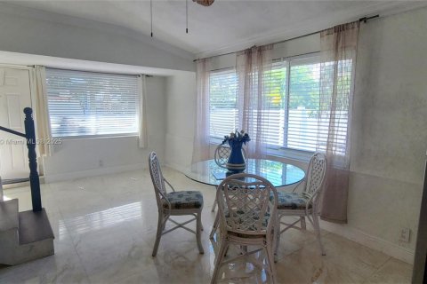 Casa en alquiler en Pompano Beach, Florida, 1 dormitorio, 196.95 m2 № 1953580 - foto 4