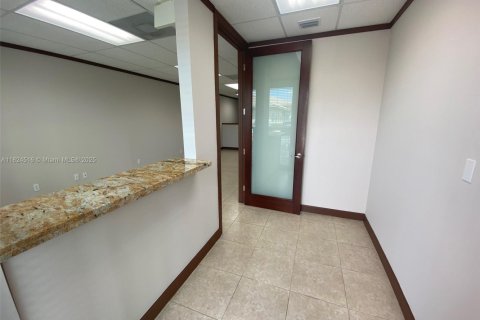 Купить коммерческую недвижимость в Дейви, Флорида № 1981924 - фото 4