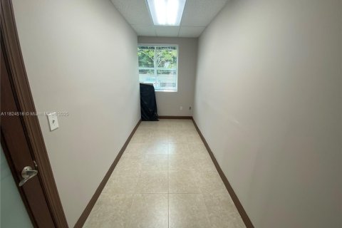 Купить коммерческую недвижимость в Дейви, Флорида № 1981924 - фото 10