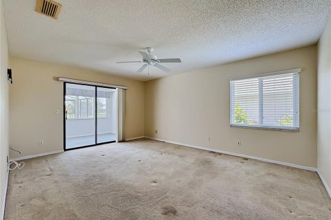 House in Sun City Center, Florida 2 bedrooms, 215.53 sq.m. № 2239665 - photo 24