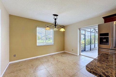 House in Sun City Center, Florida 2 bedrooms, 215.53 sq.m. № 2239665 - photo 18