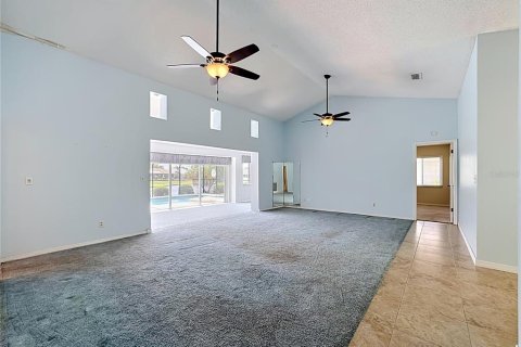 House in Sun City Center, Florida 2 bedrooms, 215.53 sq.m. № 2239665 - photo 5