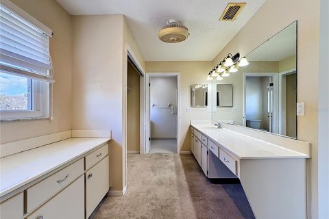 House in Sun City Center, Florida 2 bedrooms, 215.53 sq.m. № 2239665 - photo 28