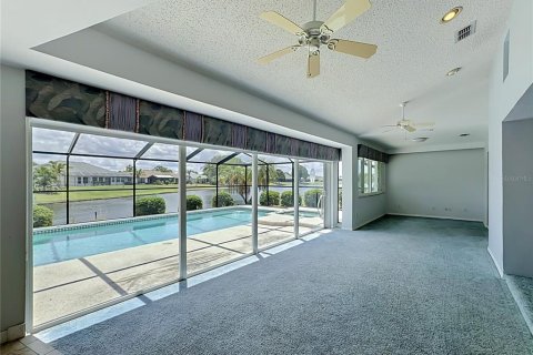 House in Sun City Center, Florida 2 bedrooms, 215.53 sq.m. № 2239665 - photo 10