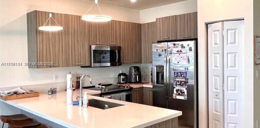 Кондоминиум с 3 спальнями в Дорал, Флорида в LANDMARK № 2008958