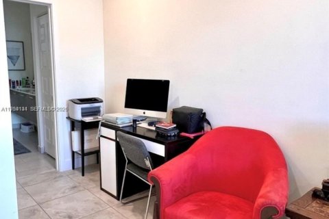 Купить кондоминиум в Дорал, Флорида 3 спальни, 102.38м2, № 2008958 - фото 11