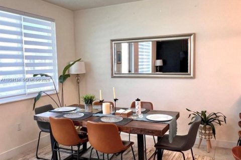 Купить кондоминиум в Дорал, Флорида 3 спальни, 102.38м2, № 2008958 - фото 2