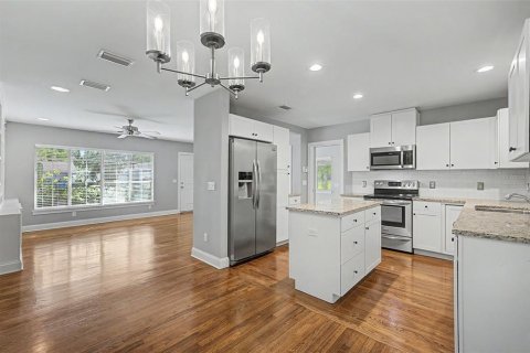 Villa ou maison à vendre à Clearwater, Floride: 2 chambres, 114.46 m2 № 2436812 - photo 8