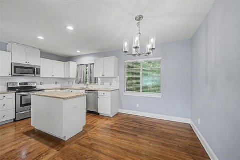 Villa ou maison à vendre à Clearwater, Floride: 2 chambres, 114.46 m2 № 2436812 - photo 13