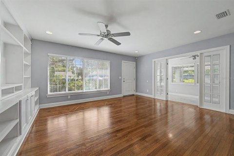 Villa ou maison à vendre à Clearwater, Floride: 2 chambres, 114.46 m2 № 2436812 - photo 4