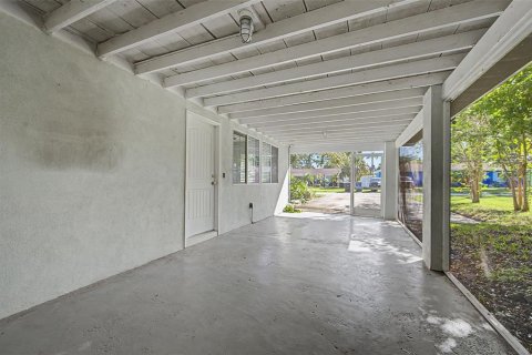 Villa ou maison à vendre à Clearwater, Floride: 2 chambres, 114.46 m2 № 2436812 - photo 30