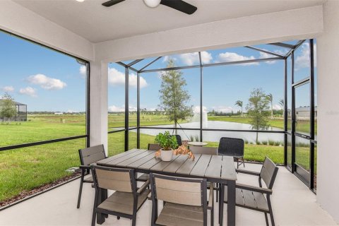 Duplex in Parrish, Florida 2 bedrooms, 146.69 sq.m. № 2117048 - photo 16