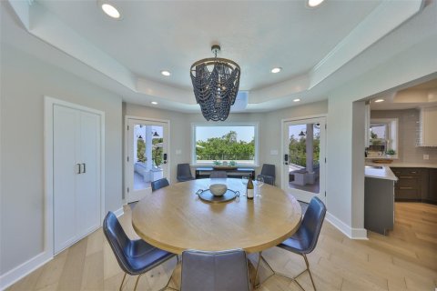 House in Apollo Beach, Florida 4 bedrooms, 315.68 sq.m. № 2097727 - photo 25