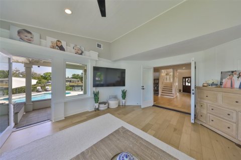 House in Apollo Beach, Florida 4 bedrooms, 315.68 sq.m. № 2097727 - photo 24