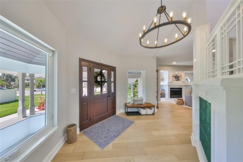 House in Apollo Beach, Florida 4 bedrooms, 315.68 sq.m. № 2097727 - photo 18