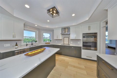 House in Apollo Beach, Florida 4 bedrooms, 315.68 sq.m. № 2097727 - photo 28