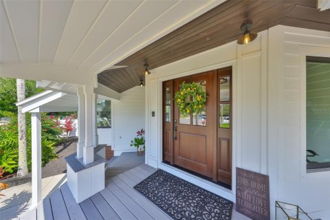 House in Apollo Beach, Florida 4 bedrooms, 315.68 sq.m. № 2097727 - photo 11