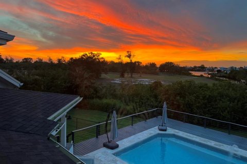 House in Apollo Beach, Florida 4 bedrooms, 315.68 sq.m. № 2097727 - photo 5