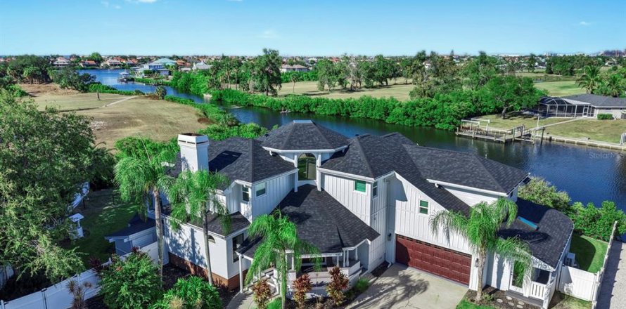 House in Apollo Beach, Florida 4 bedrooms, 315.68 sq.m. № 2097727