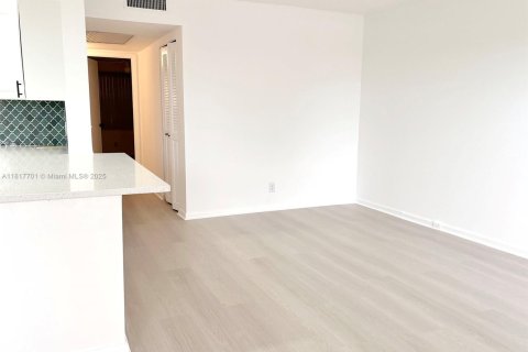 Copropriété à vendre à Boca Raton, Floride: 2 chambres, 83.24 m2 № 1774358 - photo 3