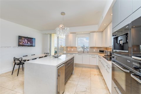 Condominio en venta en Key Biscayne, Florida, 4 dormitorios, 286.51 m2 № 2032789 - foto 4