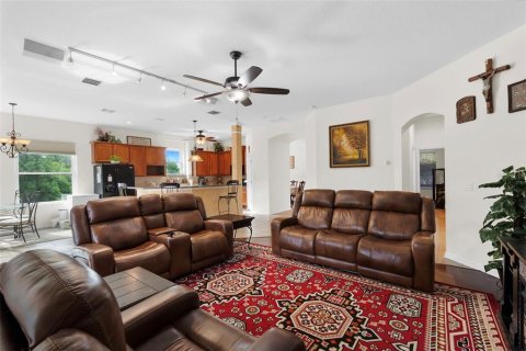 House in Land O' Lakes, Florida 4 bedrooms, 269.88 sq.m. № 2098204 - photo 25