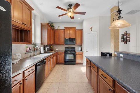 House in Land O' Lakes, Florida 4 bedrooms, 269.88 sq.m. № 2098204 - photo 17