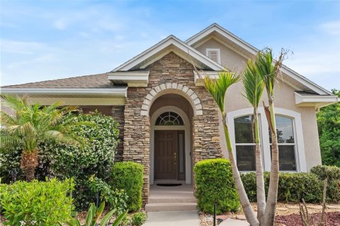 House in Land O' Lakes, Florida 4 bedrooms, 269.88 sq.m. № 2098204 - photo 3