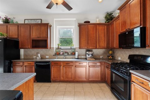 House in Land O' Lakes, Florida 4 bedrooms, 269.88 sq.m. № 2098204 - photo 15