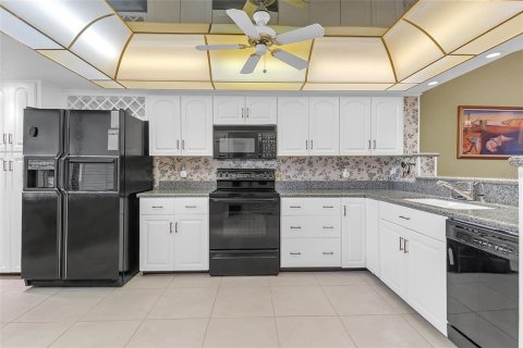 Copropriété à vendre à Orlando, Floride: 2 chambres, 98.94 m2 № 2416795 - photo 23