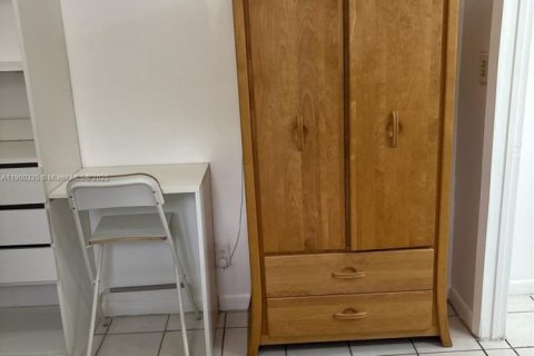 Propiedad comercial en alquiler en South Miami, Florida № 1952756 - foto 9