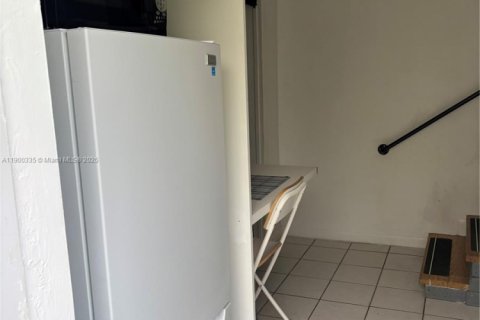 Propiedad comercial en alquiler en South Miami, Florida № 1952756 - foto 3