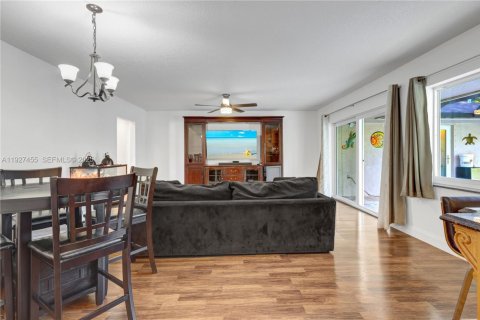 Casa en venta en Cooper City, Florida, 4 dormitorios, 164.72 m2 № 1986023 - foto 29