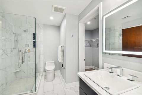 Condo in Tampa, Florida, 2 bedrooms № 2232384 - photo 18