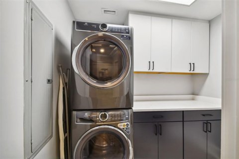 Condo in Tampa, Florida, 2 bedrooms № 2232384 - photo 27