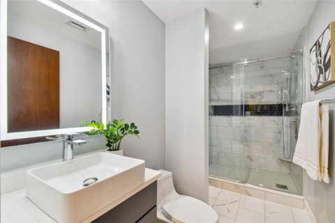 Condo in Tampa, Florida, 2 bedrooms № 2232384 - photo 24