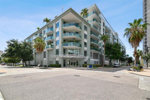 Condo in Tampa, Florida, 2 bedrooms № 2232384