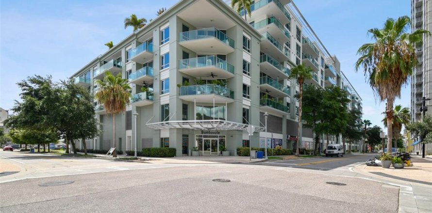 Condo in Tampa, Florida, 2 bedrooms № 2232384